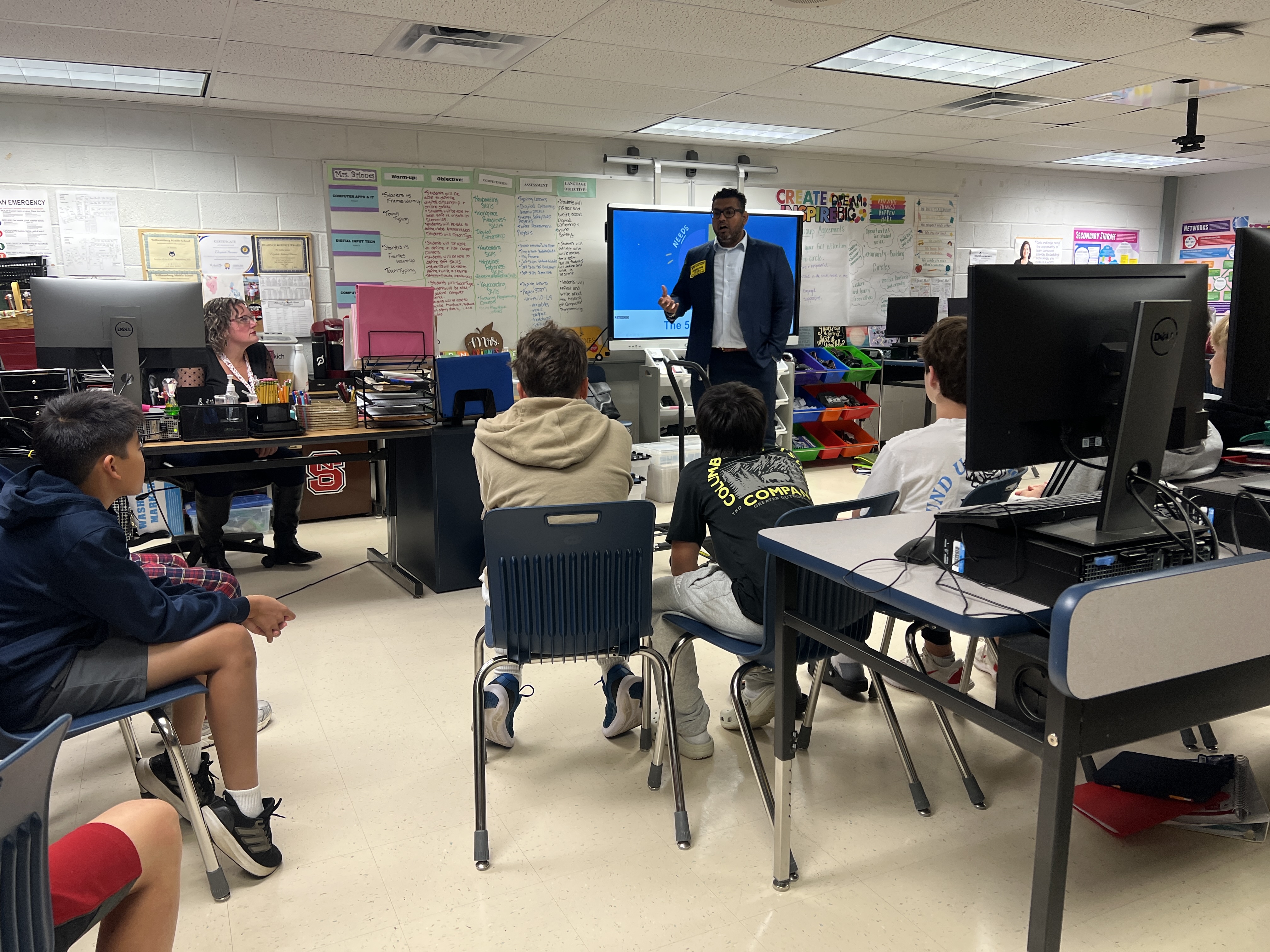 Financial workshop at Williamsburg Middle School in Arlington VA